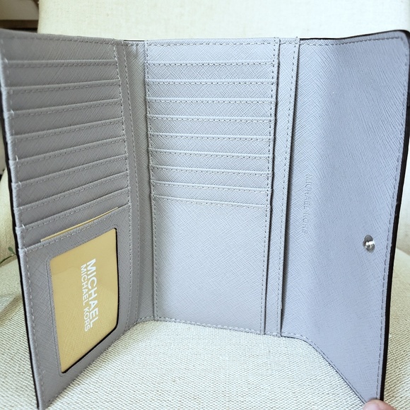🌺NWT Michael Kors LG Trifold Wallet White grey MK - Picture 7 of 8